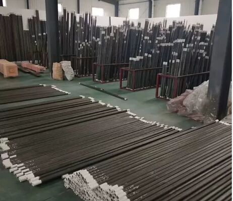 Élément chauffant en SiC avec une température de fonctionnement maximale de 1500°C, résistant à la corrosion et à haut rendement thermique pour fours industriels