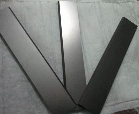 DES PALETTES DE GRAPHITE (LAMES DE GRAPHITE, PLATS DE GRAPHITE) SONT UTILISÉES DANS DES POMPES DE PLATED-ROTARY ET DES COMPRESSEURS SECS (EXEMPTS D'HUILE).