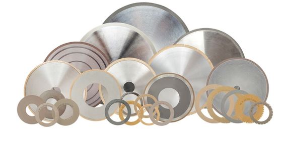 LAMES DE COUPE EN DÉS POUR LE DÉCOUPAGE EN TRANCHES ET LA COUPE EN DÉS À HAUTE PRÉCISION DU DOUX AUX MATÉRIAUX DURS DE BEAUCOUP DE DE DIFFÉRENTS TYPES ET ÉLÉMENTS