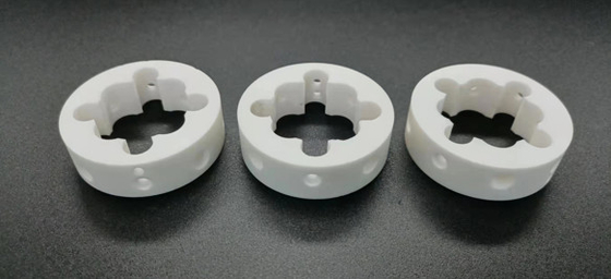 Al2O3 oxyde d'aluminium céramique industriel polyvalent de haute pureté