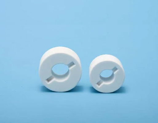 Pièces céramiques en oxyde d'aluminium à haute performance 95 % Bonne conductivité Résistance mécanique