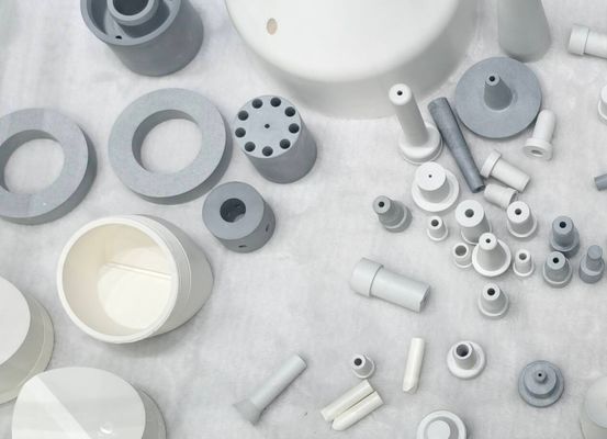 Pièces structurelles en nitrure d'aluminium