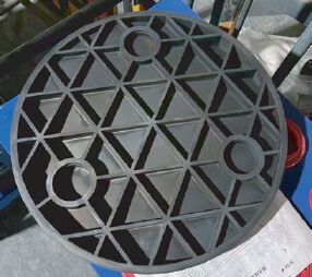 Plaque de carbure de silicium à haute conductivité thermique avec une résistance exceptionnelle à l'érosion et une faible expansion thermique pour les applications industrielles