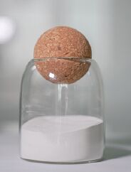 Poudre de nitrure d'aluminium de haute pureté avec une distribution granulométrique étroite et une taille de particule personnalisable pour les matériaux électroniques