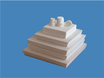 99,6% céramique structurelle d'Al2O3 Alpha Alumina Small Shrinkage For